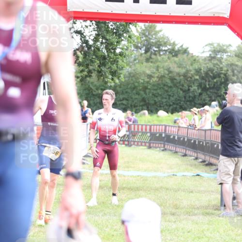 21.06.2026 - 29. Vierlanden-Triathlon Andreas Tolksdorf http://msf.ph/oto/9890047 21.06.2026 12:52:46 Ziel 56, 977, 56, 977 meine-sportfotos.de