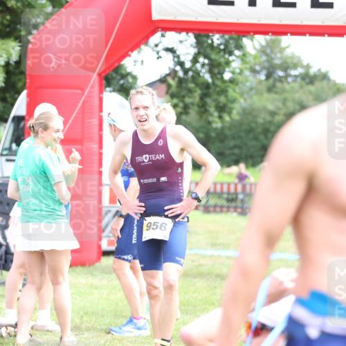 21.06.2026 - 29. Vierlanden-Triathlon Andreas Tolksdorf http://msf.ph/oto/9890049 21.06.2026 12:52:56 Ziel  meine-sportfotos.de