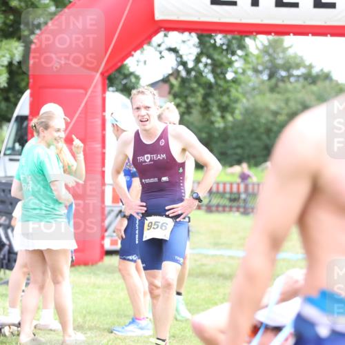 21.06.2026 - 29. Vierlanden-Triathlon Andreas Tolksdorf http://msf.ph/oto/9890050 21.06.2026 12:52:56 Ziel  meine-sportfotos.de