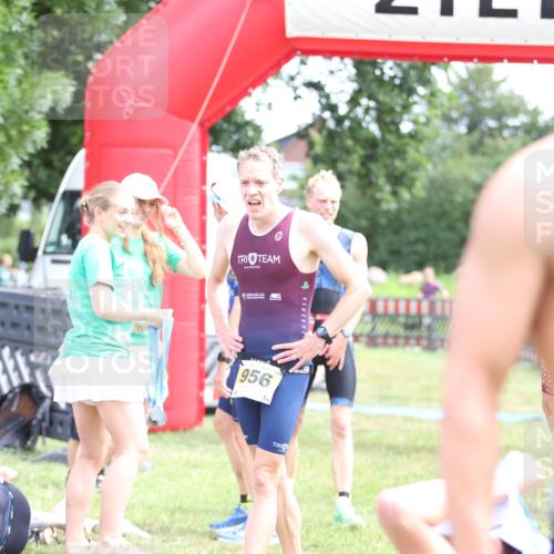 21.06.2026 - 29. Vierlanden-Triathlon Andreas Tolksdorf http://msf.ph/oto/9890054 21.06.2026 12:52:57 Ziel 944, 944 meine-sportfotos.de