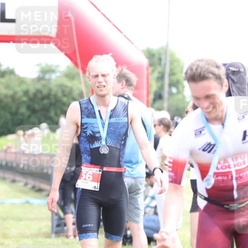 21.06.2026 - 29. Vierlanden-Triathlon Andreas Tolksdorf http://msf.ph/oto/9890060 21.06.2026 12:53:07 Ziel 944, 962, 944, 962 meine-sportfotos.de