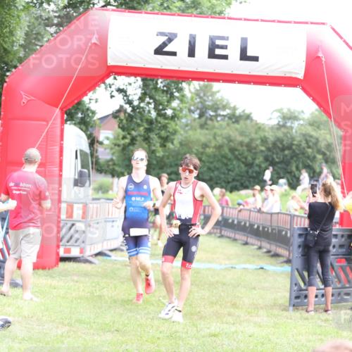 21.06.2026 - 29. Vierlanden-Triathlon Andreas Tolksdorf http://msf.ph/oto/9890061 21.06.2026 12:53:18 Ziel 915, 958, 962, 970, 971, 915, 958, 962, 970, 971 meine-sportfotos.de