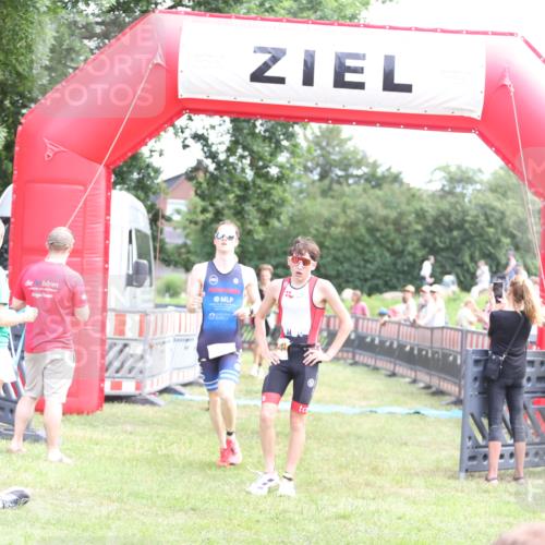21.06.2026 - 29. Vierlanden-Triathlon Andreas Tolksdorf http://msf.ph/oto/9890062 21.06.2026 12:53:18 Ziel 915, 958, 962, 970, 971, 915, 958, 962, 970, 971 meine-sportfotos.de