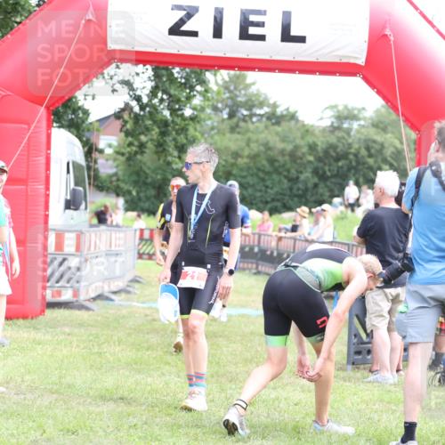 21.06.2026 - 29. Vierlanden-Triathlon Andreas Tolksdorf http://msf.ph/oto/9890073 21.06.2026 12:53:48 Ziel 911, 916, 937, 967, 972, 911, 916, 937, 967, 972 meine-sportfotos.de