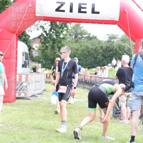 21.06.2026 - 29. Vierlanden-Triathlon Andreas Tolksdorf http://msf.ph/oto/9890074 21.06.2026 12:53:48 Ziel 911, 916, 937, 967, 972, 911, 916, 937, 967, 972 meine-sportfotos.de