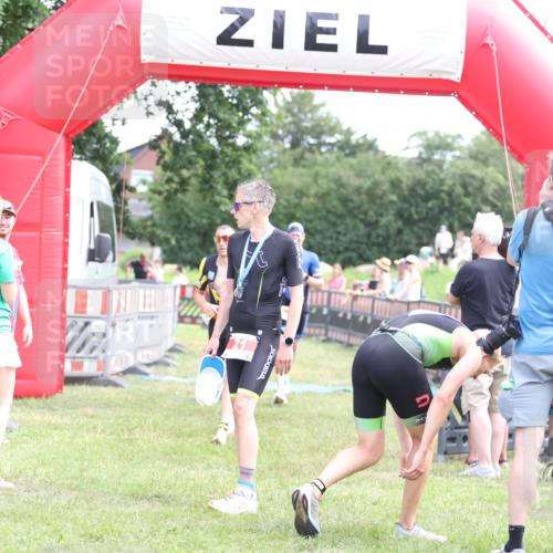 21.06.2026 - 29. Vierlanden-Triathlon Andreas Tolksdorf http://msf.ph/oto/9890075 21.06.2026 12:53:48 Ziel 911, 916, 937, 967, 972, 911, 916, 937, 967, 972 meine-sportfotos.de