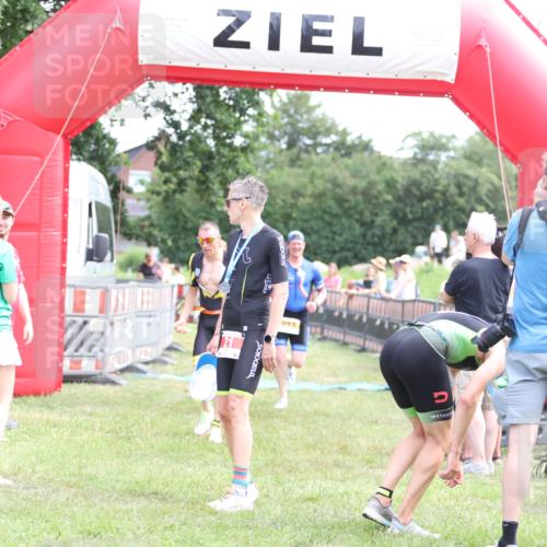 21.06.2026 - 29. Vierlanden-Triathlon Andreas Tolksdorf http://msf.ph/oto/9890079 21.06.2026 12:53:49 Ziel 911, 916, 937, 967, 972, 911, 916, 937, 967, 972 meine-sportfotos.de
