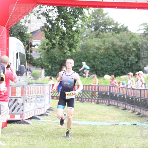 21.06.2026 - 29. Vierlanden-Triathlon Andreas Tolksdorf http://msf.ph/oto/9890116 21.06.2026 12:54:41 Ziel 919, 960, 919, 960 meine-sportfotos.de
