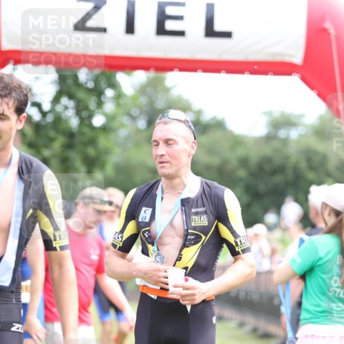 21.06.2026 - 29. Vierlanden-Triathlon Andreas Tolksdorf http://msf.ph/oto/9890129 21.06.2026 12:54:54 Ziel 908, 908 meine-sportfotos.de