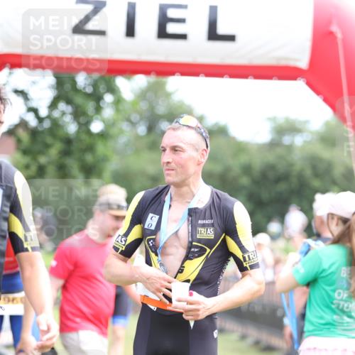 21.06.2026 - 29. Vierlanden-Triathlon Andreas Tolksdorf http://msf.ph/oto/9890132 21.06.2026 12:54:54 Ziel 908, 908 meine-sportfotos.de