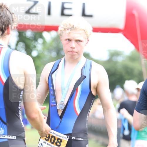 21.06.2026 - 29. Vierlanden-Triathlon Andreas Tolksdorf http://msf.ph/oto/9890135 21.06.2026 12:55:05 Ziel 719, 935, 948, 719, 935, 948 meine-sportfotos.de