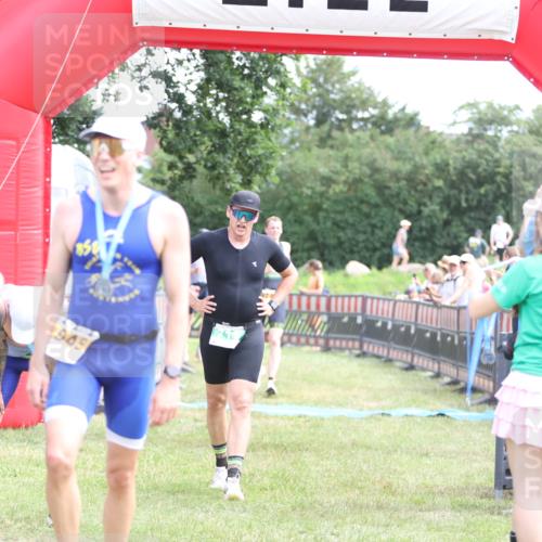 21.06.2026 - 29. Vierlanden-Triathlon Andreas Tolksdorf http://msf.ph/oto/9890155 21.06.2026 12:55:16 Ziel 68, 157, 296, 719, 974, 68, 157, 296, 719, 974 meine-sportfotos.de