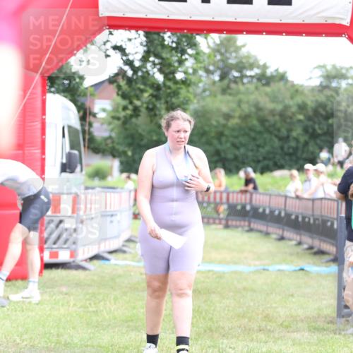 21.06.2026 - 29. Vierlanden-Triathlon Andreas Tolksdorf http://msf.ph/oto/9890165 21.06.2026 12:55:37 Ziel 939, 969, 939, 969 meine-sportfotos.de