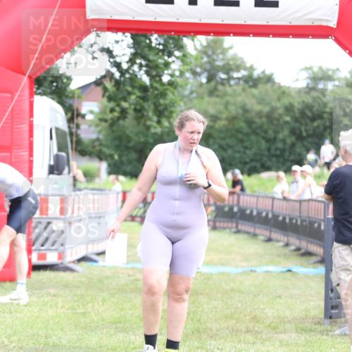 21.06.2026 - 29. Vierlanden-Triathlon Andreas Tolksdorf http://msf.ph/oto/9890173 21.06.2026 12:55:37 Ziel 939, 969, 939, 969 meine-sportfotos.de