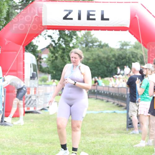 21.06.2026 - 29. Vierlanden-Triathlon Andreas Tolksdorf http://msf.ph/oto/9890180 21.06.2026 12:55:40 Ziel 939, 969, 939, 969 meine-sportfotos.de