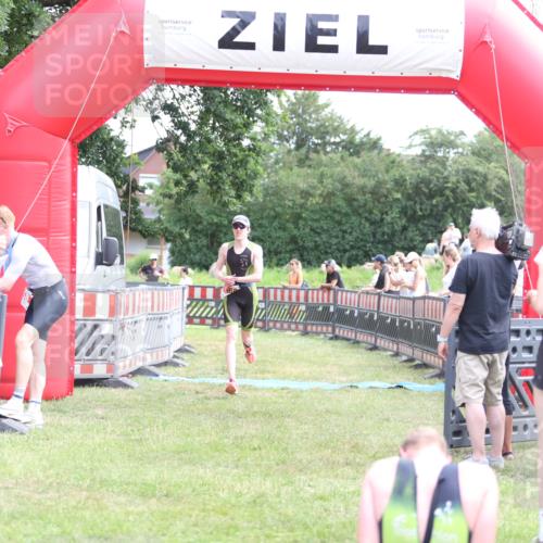 21.06.2026 - 29. Vierlanden-Triathlon Andreas Tolksdorf http://msf.ph/oto/9890215 21.06.2026 12:56:33 Ziel 940, 952, 968, 940, 952, 968 meine-sportfotos.de