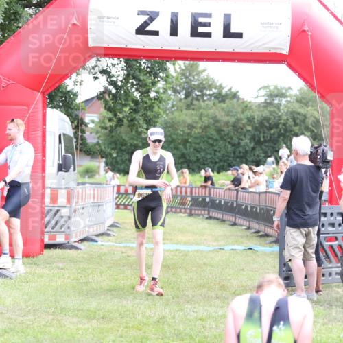 21.06.2026 - 29. Vierlanden-Triathlon Andreas Tolksdorf http://msf.ph/oto/9890220 21.06.2026 12:56:34 Ziel 940, 952, 968, 940, 952, 968 meine-sportfotos.de