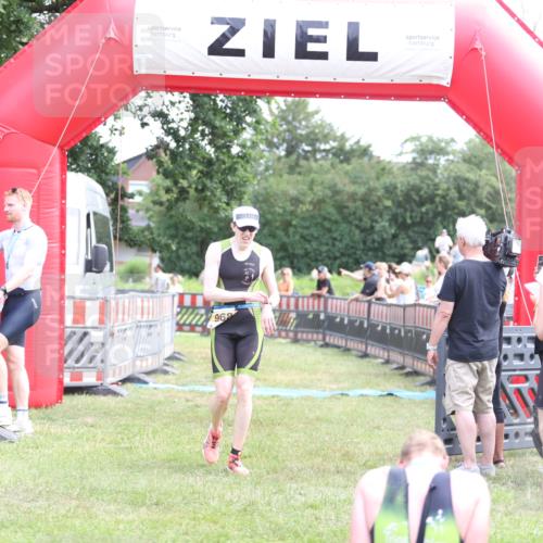 21.06.2026 - 29. Vierlanden-Triathlon Andreas Tolksdorf http://msf.ph/oto/9890224 21.06.2026 12:56:35 Ziel 940, 952, 968, 940, 952, 968 meine-sportfotos.de