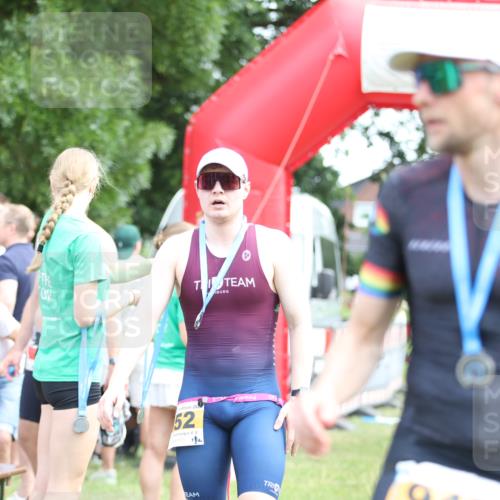 21.06.2026 - 29. Vierlanden-Triathlon Andreas Tolksdorf http://msf.ph/oto/9890233 21.06.2026 12:56:55 Ziel 165, 953, 165, 953 meine-sportfotos.de
