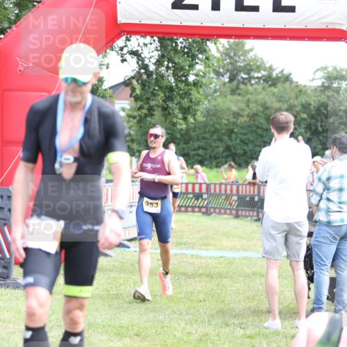 21.06.2026 - 29. Vierlanden-Triathlon Andreas Tolksdorf http://msf.ph/oto/9890248 21.06.2026 12:57:08 Ziel 14, 925, 929, 949, 953, 965, 980, 14, 925, 929, 949, 953, 965, 980 meine-sportfotos.de