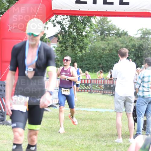 21.06.2026 - 29. Vierlanden-Triathlon Andreas Tolksdorf http://msf.ph/oto/9890249 21.06.2026 12:57:08 Ziel 14, 925, 929, 949, 953, 965, 980, 14, 925, 929, 949, 953, 965, 980 meine-sportfotos.de