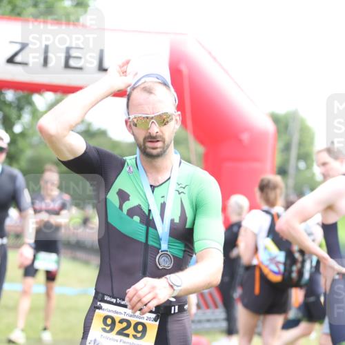 21.06.2026 - 29. Vierlanden-Triathlon Andreas Tolksdorf http://msf.ph/oto/9890271 21.06.2026 12:57:27 Ziel 88, 721, 973, 88, 721, 973 meine-sportfotos.de