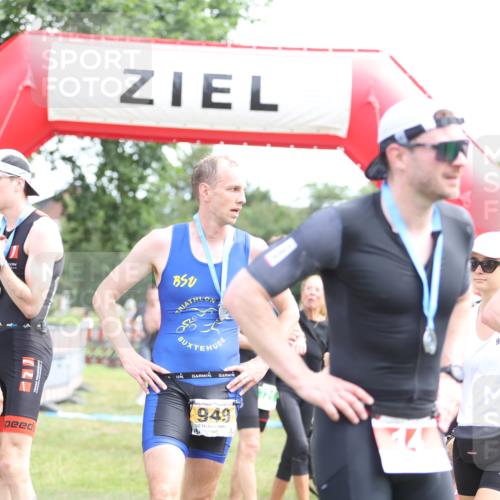 21.06.2026 - 29. Vierlanden-Triathlon Andreas Tolksdorf http://msf.ph/oto/9890272 21.06.2026 12:57:33 Ziel 78, 88, 78, 88 meine-sportfotos.de