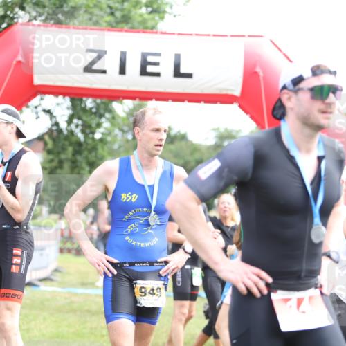 21.06.2026 - 29. Vierlanden-Triathlon Andreas Tolksdorf http://msf.ph/oto/9890274 21.06.2026 12:57:33 Ziel 78, 88, 78, 88 meine-sportfotos.de
