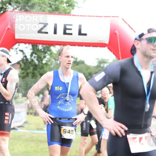 21.06.2026 - 29. Vierlanden-Triathlon Andreas Tolksdorf http://msf.ph/oto/9890276 21.06.2026 12:57:34 Ziel 78, 88, 78, 88 meine-sportfotos.de