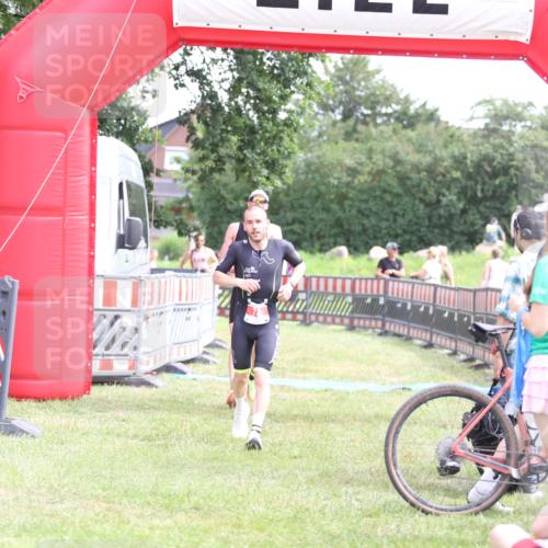 21.06.2026 - 29. Vierlanden-Triathlon Andreas Tolksdorf http://msf.ph/oto/9890279 21.06.2026 12:57:47 Ziel 78, 106, 706, 945, 78, 106, 706, 945 meine-sportfotos.de
