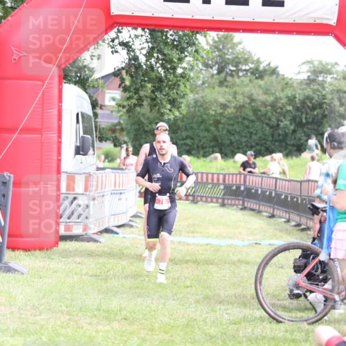 21.06.2026 - 29. Vierlanden-Triathlon Andreas Tolksdorf http://msf.ph/oto/9890281 21.06.2026 12:57:47 Ziel 78, 106, 706, 945, 78, 106, 706, 945 meine-sportfotos.de