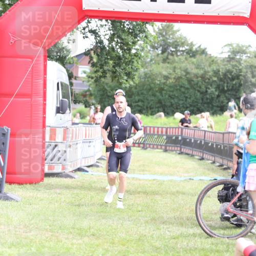 21.06.2026 - 29. Vierlanden-Triathlon Andreas Tolksdorf http://msf.ph/oto/9890282 21.06.2026 12:57:47 Ziel 78, 106, 706, 945, 78, 106, 706, 945 meine-sportfotos.de