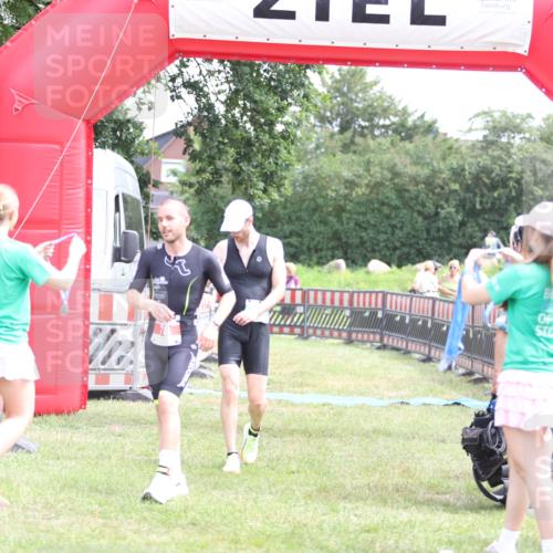 21.06.2026 - 29. Vierlanden-Triathlon Andreas Tolksdorf http://msf.ph/oto/9890286 21.06.2026 12:57:49 Ziel 78, 106, 706, 945, 78, 106, 706, 945 meine-sportfotos.de