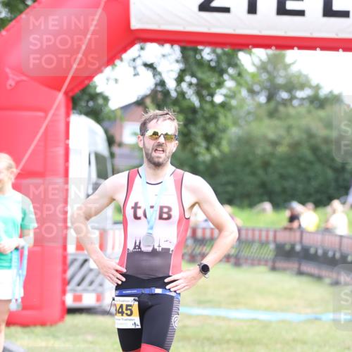 21.06.2026 - 29. Vierlanden-Triathlon Andreas Tolksdorf http://msf.ph/oto/9890299 21.06.2026 12:58:08 Ziel  meine-sportfotos.de