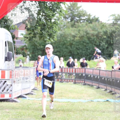21.06.2026 - 29. Vierlanden-Triathlon Andreas Tolksdorf http://msf.ph/oto/9890302 21.06.2026 12:58:26 Ziel 907, 932, 907, 932 meine-sportfotos.de