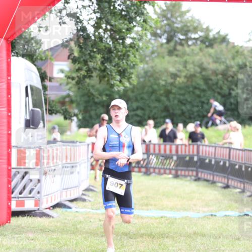 21.06.2026 - 29. Vierlanden-Triathlon Andreas Tolksdorf http://msf.ph/oto/9890305 21.06.2026 12:58:26 Ziel 907, 932, 907, 932 meine-sportfotos.de