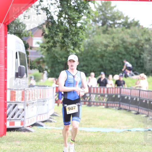21.06.2026 - 29. Vierlanden-Triathlon Andreas Tolksdorf http://msf.ph/oto/9890307 21.06.2026 12:58:26 Ziel 907, 932, 907, 932 meine-sportfotos.de