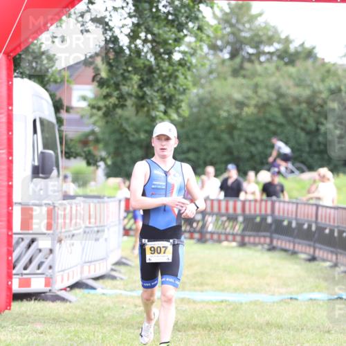 21.06.2026 - 29. Vierlanden-Triathlon Andreas Tolksdorf http://msf.ph/oto/9890308 21.06.2026 12:58:26 Ziel 907, 932, 907, 932 meine-sportfotos.de