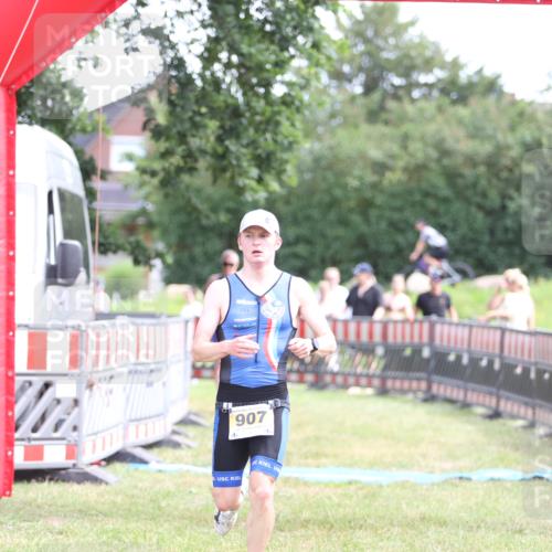 21.06.2026 - 29. Vierlanden-Triathlon Andreas Tolksdorf http://msf.ph/oto/9890309 21.06.2026 12:58:26 Ziel 907, 932, 907, 932 meine-sportfotos.de