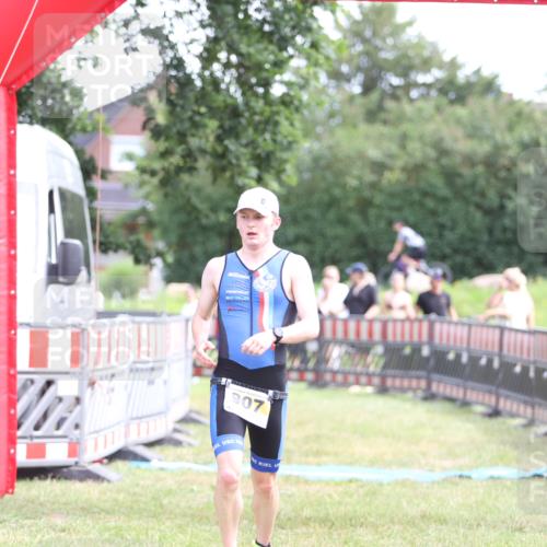21.06.2026 - 29. Vierlanden-Triathlon Andreas Tolksdorf http://msf.ph/oto/9890311 21.06.2026 12:58:26 Ziel 907, 932, 907, 932 meine-sportfotos.de