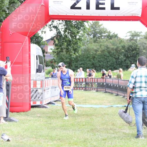 21.06.2026 - 29. Vierlanden-Triathlon Andreas Tolksdorf http://msf.ph/oto/9890317 21.06.2026 12:58:53 Ziel 936, 947, 936, 947 meine-sportfotos.de
