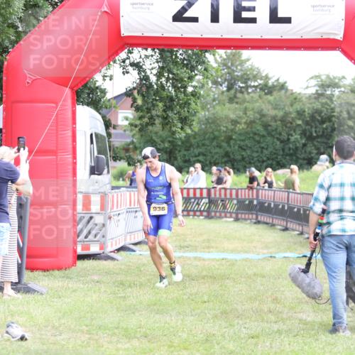 21.06.2026 - 29. Vierlanden-Triathlon Andreas Tolksdorf http://msf.ph/oto/9890318 21.06.2026 12:58:53 Ziel 936, 947, 936, 947 meine-sportfotos.de
