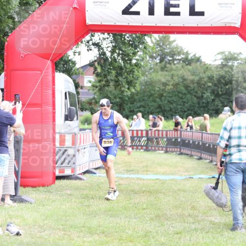 21.06.2026 - 29. Vierlanden-Triathlon Andreas Tolksdorf http://msf.ph/oto/9890320 21.06.2026 12:58:53 Ziel 936, 947, 936, 947 meine-sportfotos.de