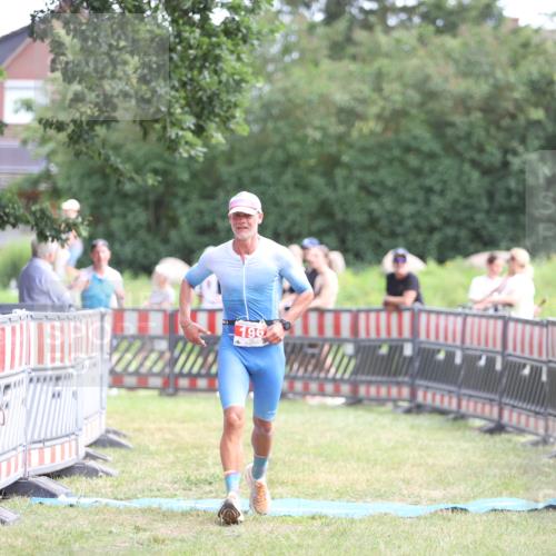 21.06.2026 - 29. Vierlanden-Triathlon Andreas Tolksdorf http://msf.ph/oto/9890337 21.06.2026 12:59:09 Ziel 181, 196, 181, 196 meine-sportfotos.de