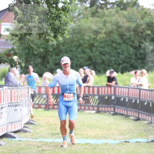 21.06.2026 - 29. Vierlanden-Triathlon Andreas Tolksdorf http://msf.ph/oto/9890339 21.06.2026 12:59:09 Ziel 181, 196, 181, 196 meine-sportfotos.de