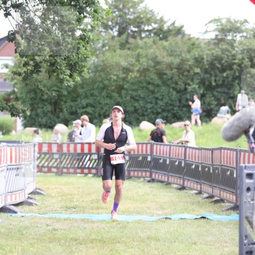 21.06.2026 - 29. Vierlanden-Triathlon Andreas Tolksdorf http://msf.ph/oto/9890346 21.06.2026 12:59:24 Ziel 103, 112, 103, 112 meine-sportfotos.de