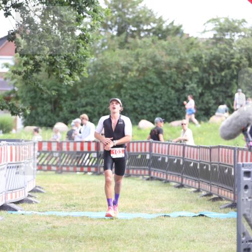 21.06.2026 - 29. Vierlanden-Triathlon Andreas Tolksdorf http://msf.ph/oto/9890348 21.06.2026 12:59:24 Ziel 103, 112, 103, 112 meine-sportfotos.de