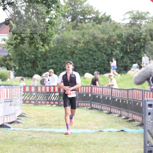 21.06.2026 - 29. Vierlanden-Triathlon Andreas Tolksdorf http://msf.ph/oto/9890349 21.06.2026 12:59:24 Ziel 103, 112, 103, 112 meine-sportfotos.de