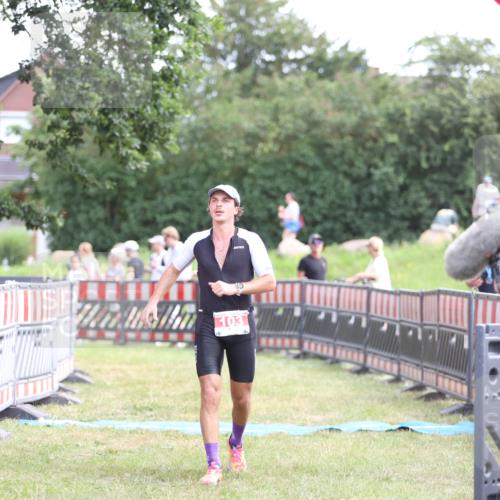 21.06.2026 - 29. Vierlanden-Triathlon Andreas Tolksdorf http://msf.ph/oto/9890359 21.06.2026 12:59:25 Ziel 103, 112, 103, 112 meine-sportfotos.de