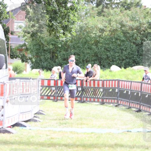 21.06.2026 - 29. Vierlanden-Triathlon Andreas Tolksdorf http://msf.ph/oto/9890383 21.06.2026 13:00:11 Ziel 710, 710 meine-sportfotos.de